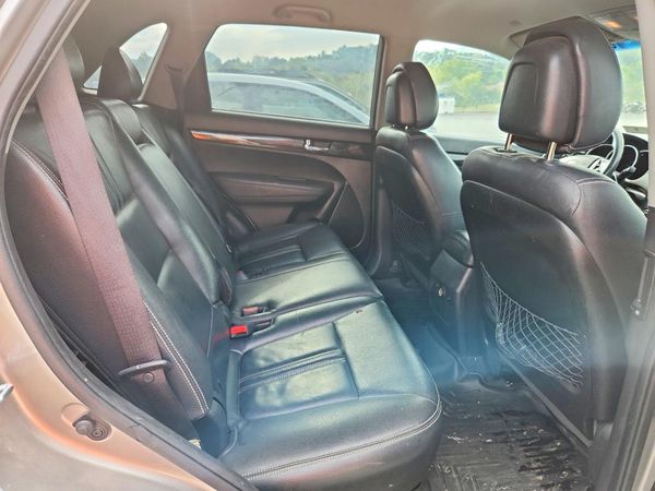 2013 KIA SORENTO Base / LX