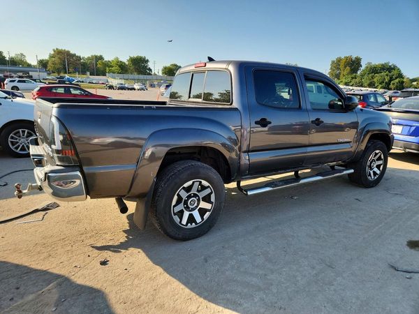 2015 TOYOTA TACOMA Delux Grade