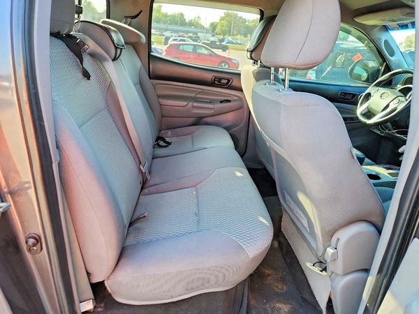 2015 TOYOTA TACOMA Delux Grade