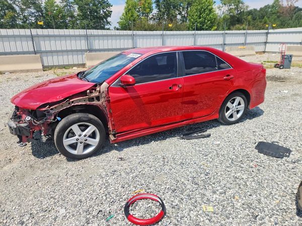 2014 TOYOTA CAMRY