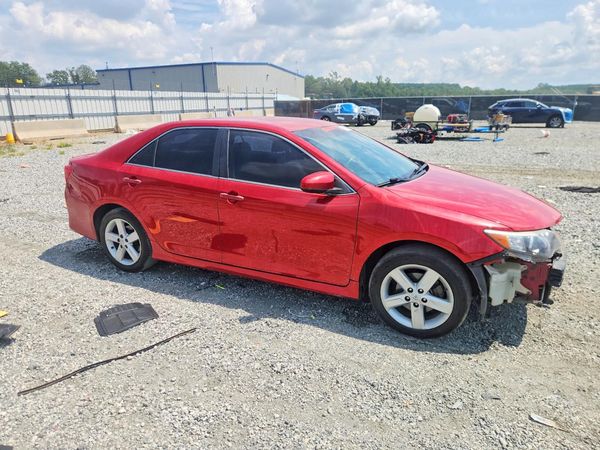 2014 TOYOTA CAMRY