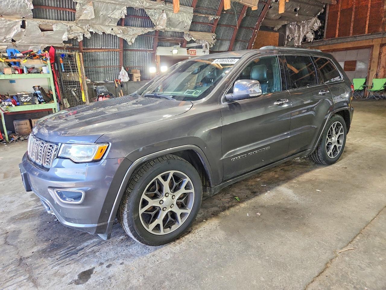 2021 JEEP CHEROKEE Overland — Front 3/4