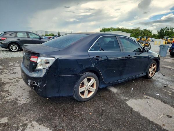 2014 TOYOTA CAMRY