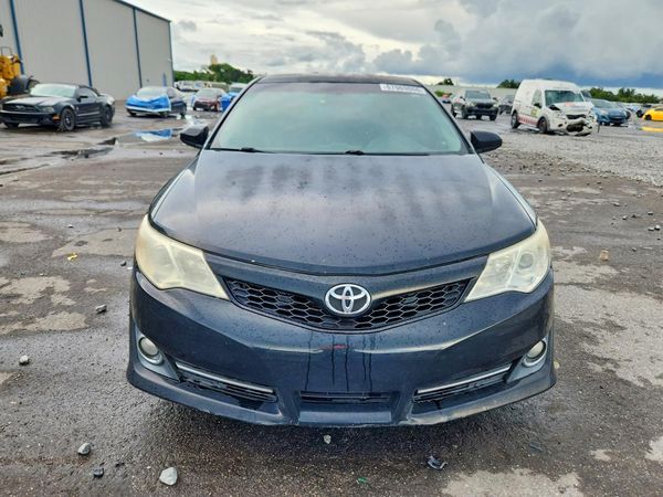 2014 TOYOTA CAMRY