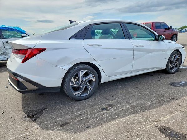 2025 HYUNDAI ELANTRA SEL Convenience — PSRA