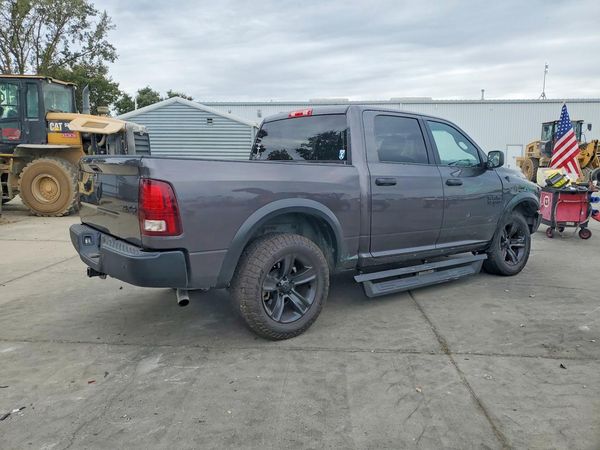 2024 RAM 1500 CLASSIC SLT / Warlock