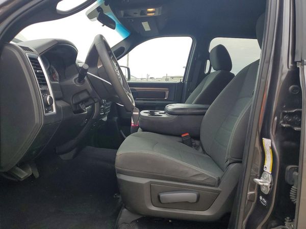2024 RAM 1500 CLASSIC SLT / Warlock