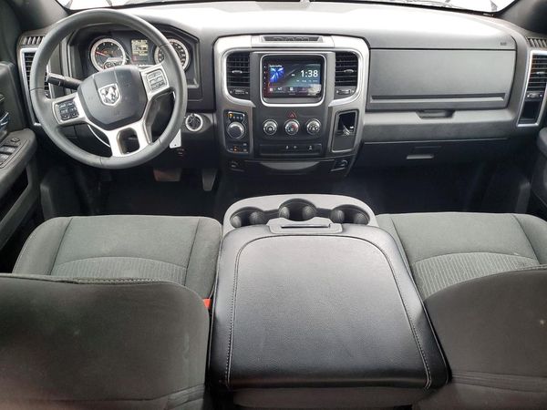 2024 RAM 1500 CLASSIC SLT / Warlock