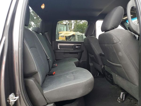 2024 RAM 1500 CLASSIC SLT / Warlock