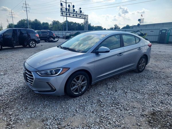 2017 HYUNDAI ELANTRA — Front 3/4