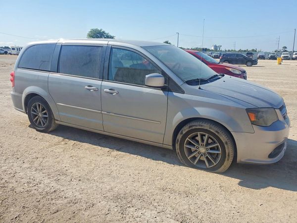 2014 DODGE GRAND CARAVAN R/T — Passenger 3/4
