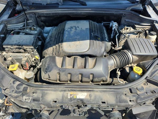 2015 JEEP GRAND CHEROKEE Summit — Engine bay