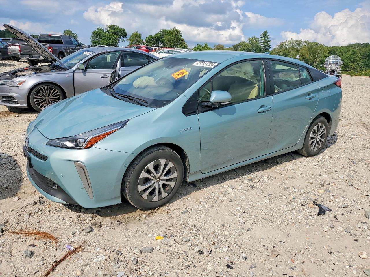 2019 TOYOTA PRIUS LE/XLE — Front 3/4