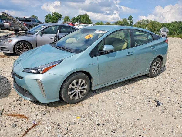 2019 TOYOTA PRIUS