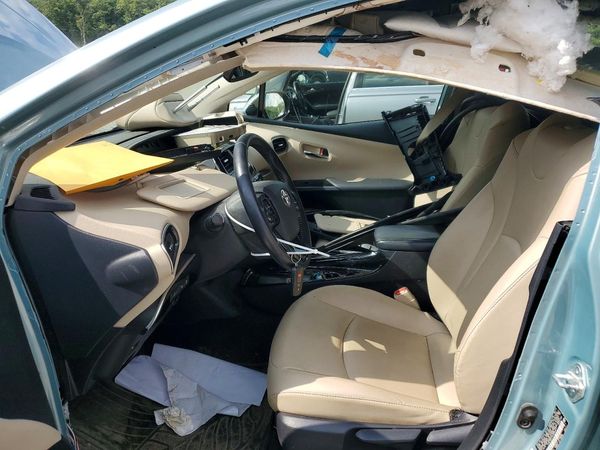 2019 TOYOTA PRIUS LE/XLE — DENT