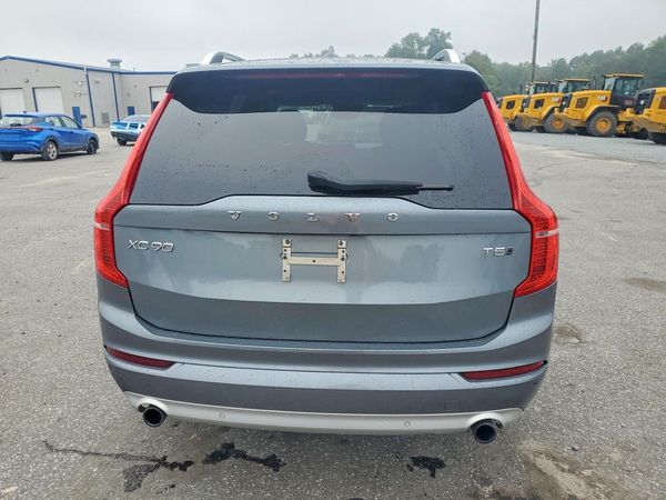 2018 VOLVO XC90 Momentum