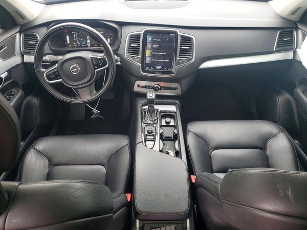 2018 VOLVO XC90 Momentum