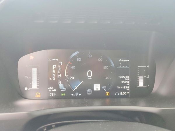 2018 VOLVO XC90 Momentum