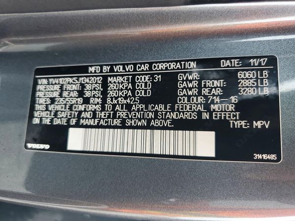 2018 VOLVO XC90 Momentum