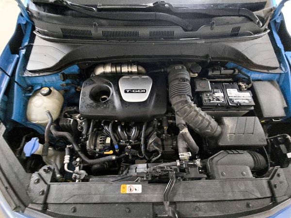 2019 HYUNDAI KONA Limited — Engine bay