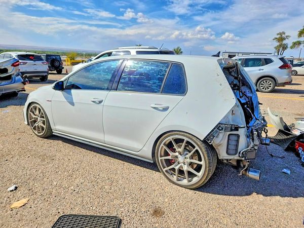 2018 VOLKSWAGEN GTI