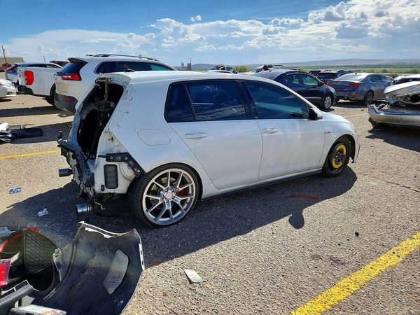 2018 VOLKSWAGEN GTI