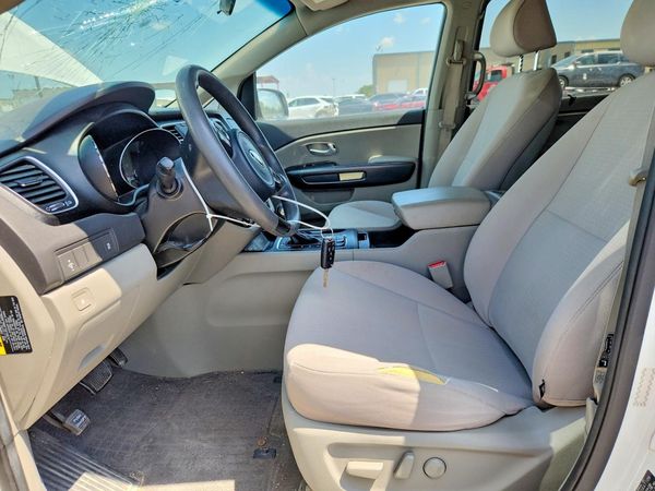 2016 KIA SEDONA LX - Middle-low