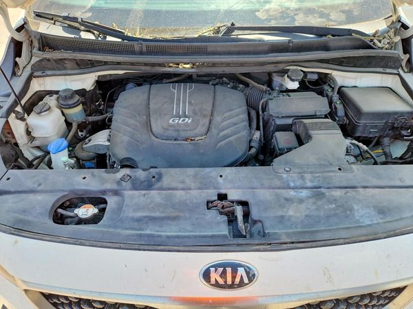 2016 KIA SEDONA LX - Middle-low