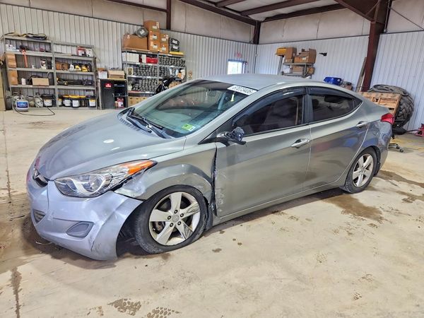 2013 HYUNDAI ELANTRA