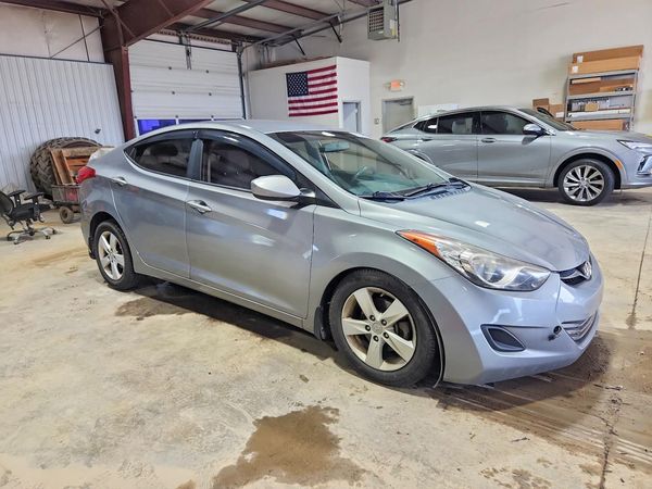 2013 HYUNDAI ELANTRA