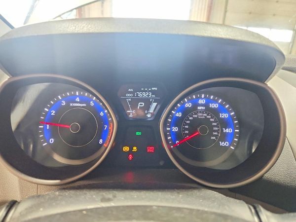 2013 HYUNDAI ELANTRA