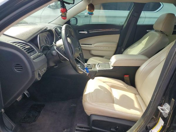 2017 CHRYSLER 300 Limited — DENT