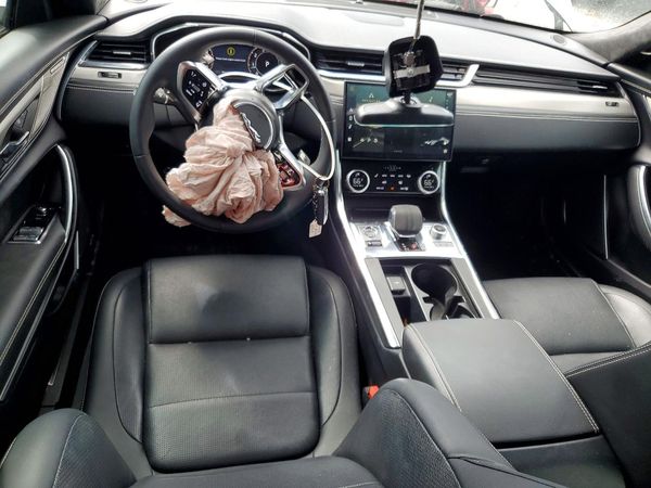 2024 JAGUAR XF P300 R-Dynamic SE