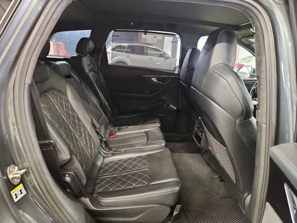 2020 AUDI SQ7 quattro Prestige