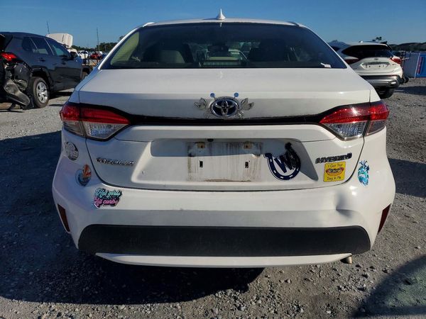 2021 TOYOTA COROLLA