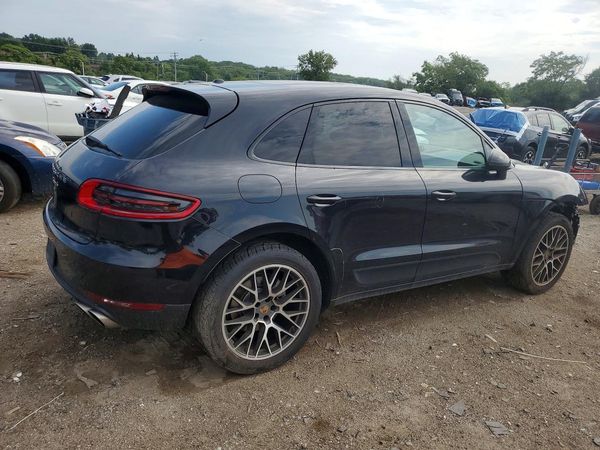 2015 PORSCHE MACAN
