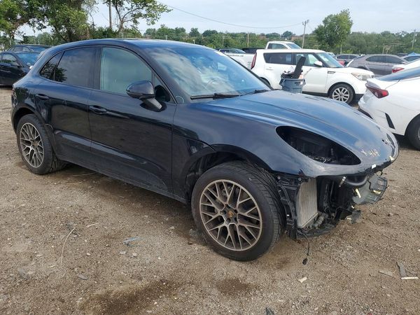 2015 PORSCHE MACAN