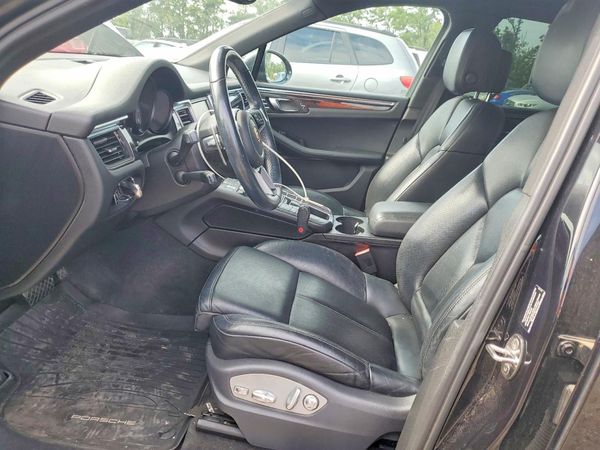 2015 PORSCHE MACAN