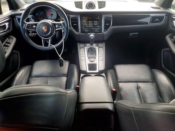 2015 PORSCHE MACAN