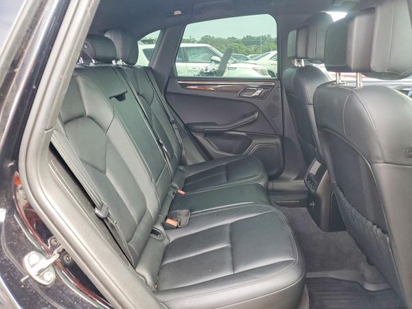 2015 PORSCHE MACAN