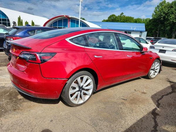 2018 TESLA MODEL 3