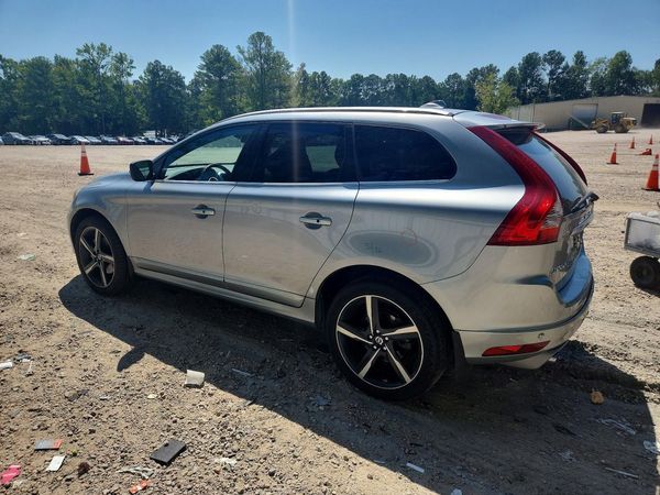 2015 VOLVO XC60 Premier+ (non R design)