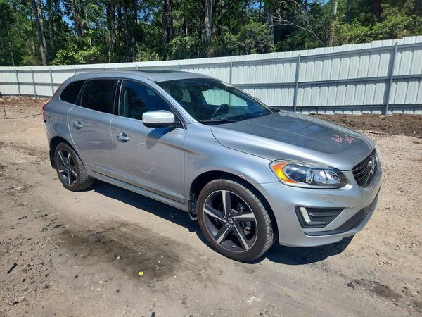 2015 VOLVO XC60 Premier+ (non R design)