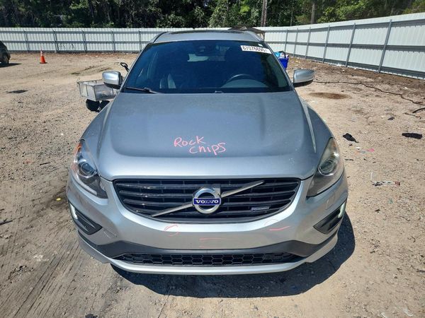 2015 VOLVO XC60 Premier+ (non R design)