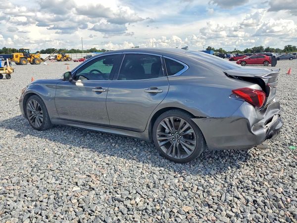 2016 INFINITI Q70