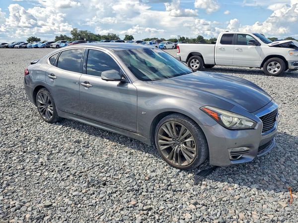 2016 INFINITI Q70