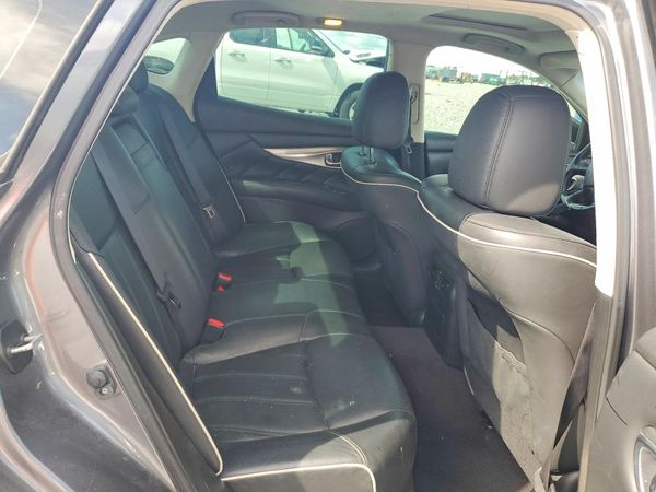 2016 INFINITI Q70