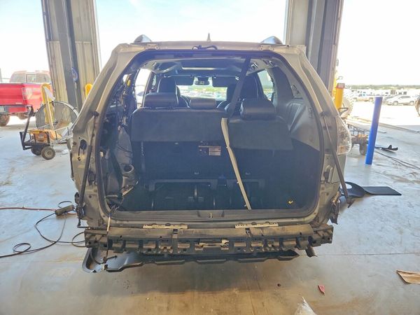 2019 TOYOTA SIENNA SE/SE Premium