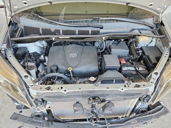 2019 TOYOTA SIENNA SE/SE Premium