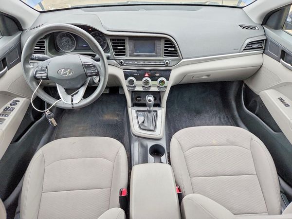 2019 HYUNDAI ELANTRA SE